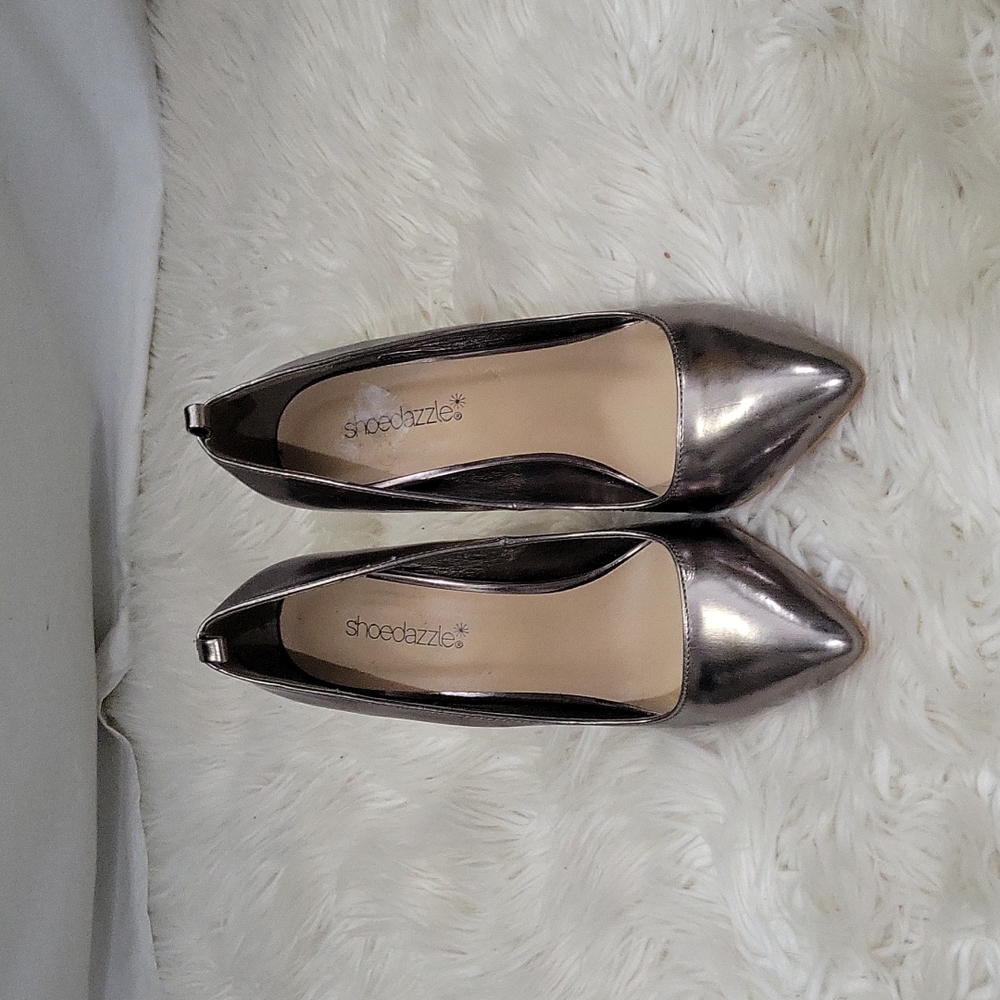 Pumps - Picture 2 of 4